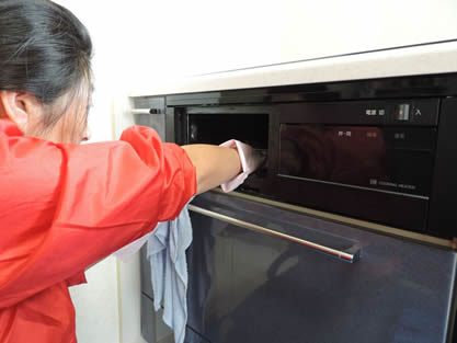 キッチン-作業手順追加　魚焼きグリルは洗剤で、油汚れを落とします。